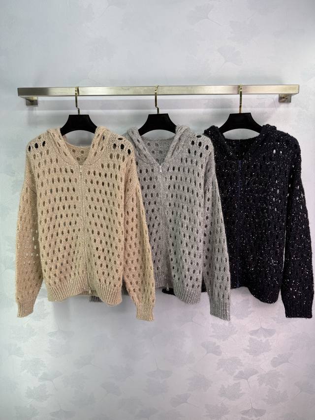 Bc* This new fall/winter sequined, hollowed-out hooded jacket is a laid-back, ef