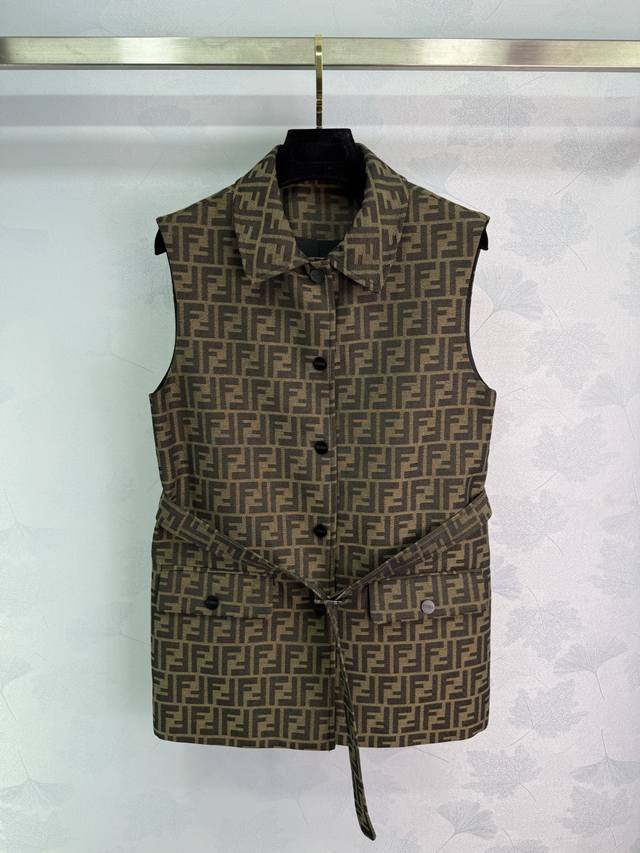 Fend* 2025Fw new vest jacket, released at rocket speed! The three-dimensional cu