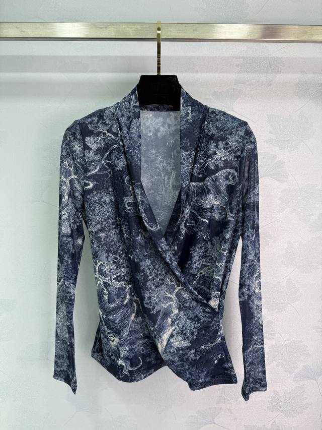 Dio*2025Fw new animal print V-neck mesh bottoming shirt with a see-through print