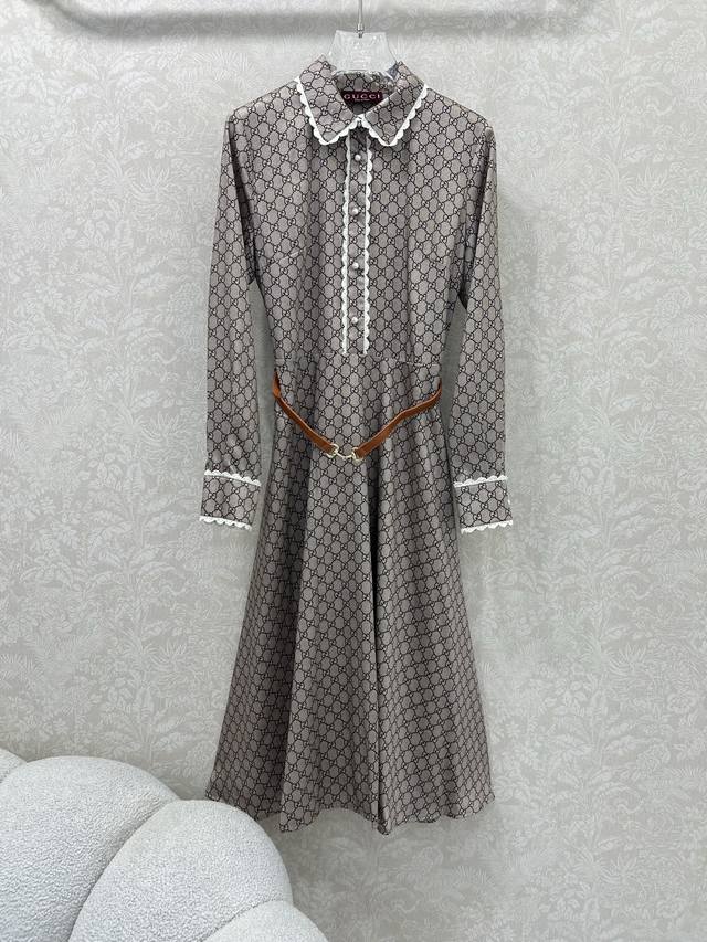 Gucc*25 New classic Double G logo print and lace blouse dress. The classic patte