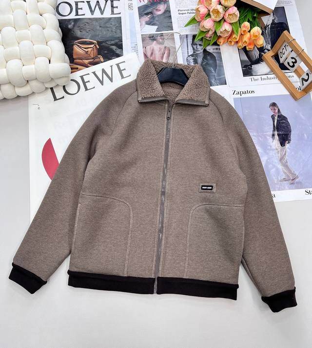 Miumiu 2025 new Teddy plush zipper jacket, the outer layer is made of virgin woo