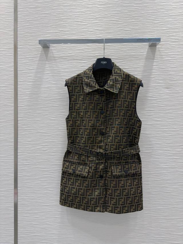 Fend* 2025Fw new vest jacket, released at rocket speed! The entire piece feature