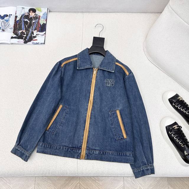 Exclusive debut of Miu 25Ss' latest early autumn leather-trimmed denim collecti