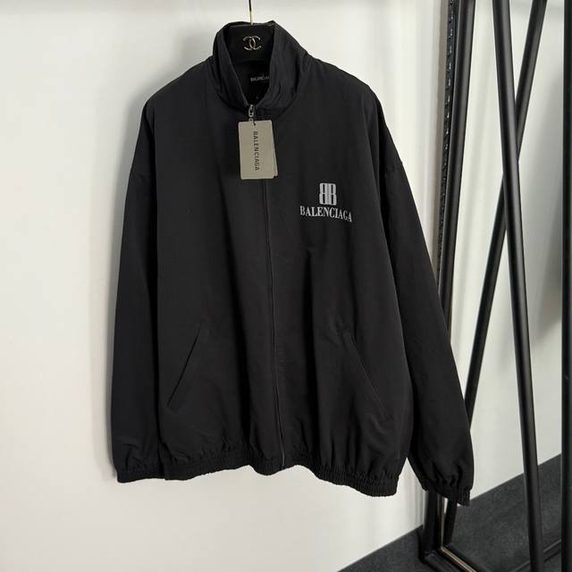 Style No. 20255259 Balenciag*'s newest logo print long-sleeved zippered windbre