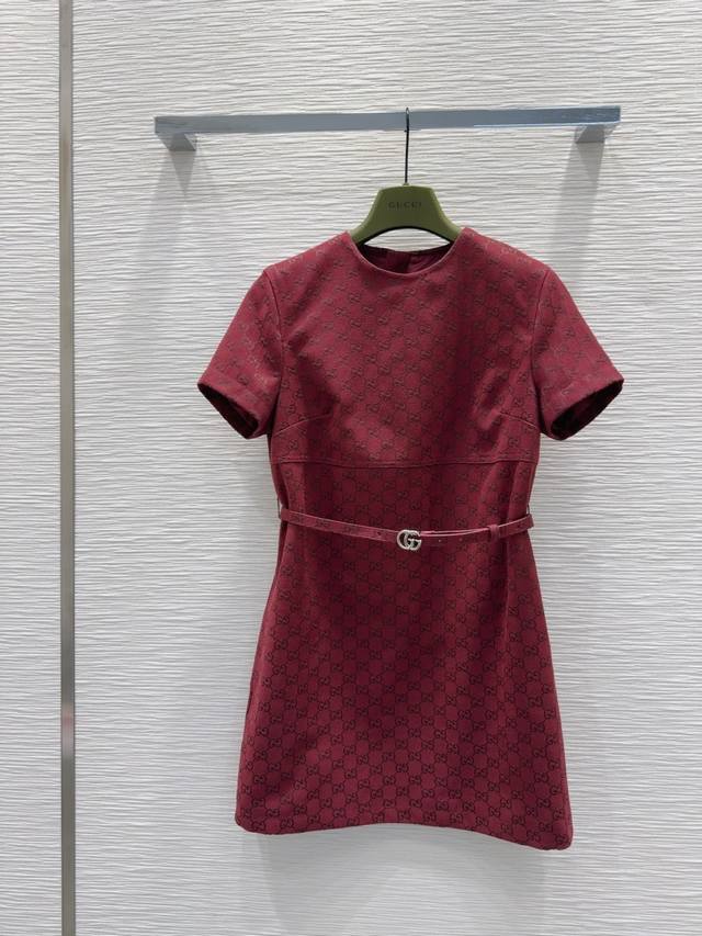 Gucc* 2025Fw new dress, featuring a luxurious feel, custom-made fabrics, and a p