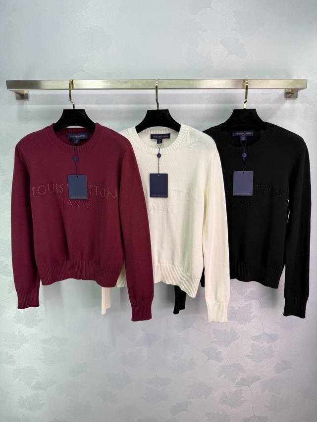 Lou*25's new early fall crew-neck knit sweater features classic letter embroider