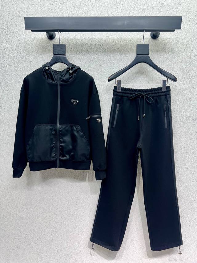 p's casual suit is stylish and stylish. A classic style with a simple and elegan