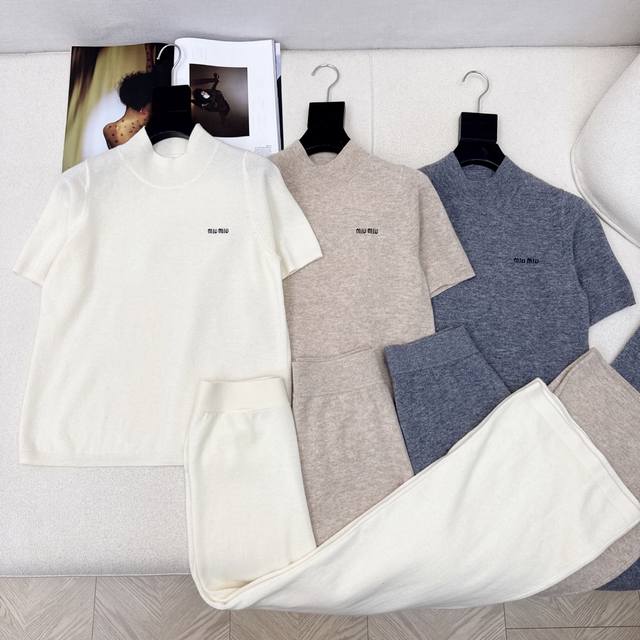 #Hot-selling item recommendation: Miu 25Ss' latest fall/winter slouchy wool set.