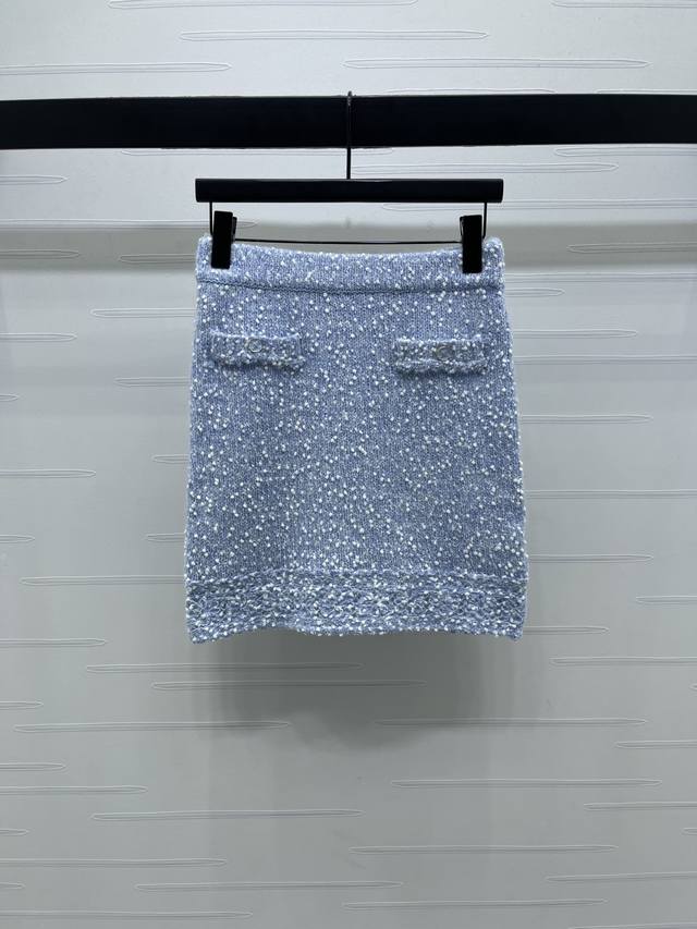 New, original, high-quality Chane* 2025 Early Fall Collection! A grained knit s