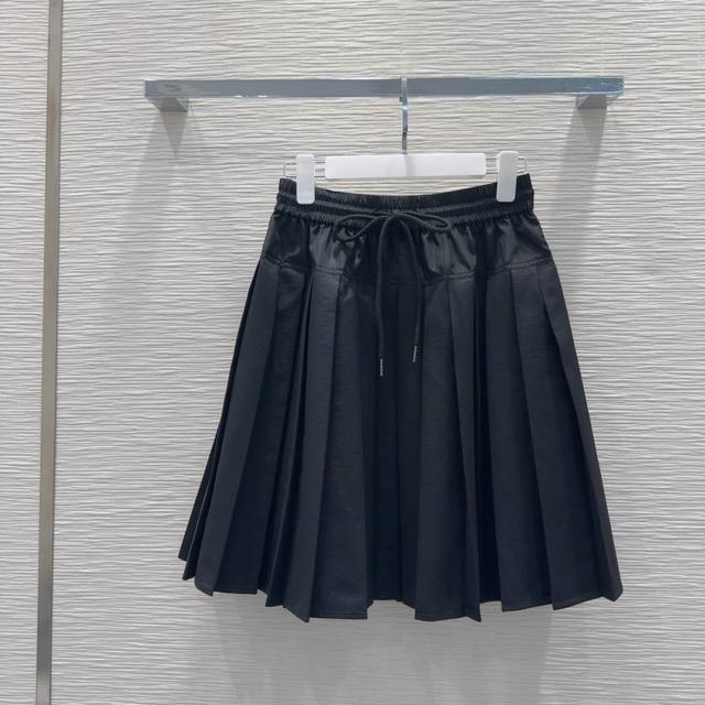 Moncle* 2025Fw new pleated short skirt with a textured and elegant design, perfe