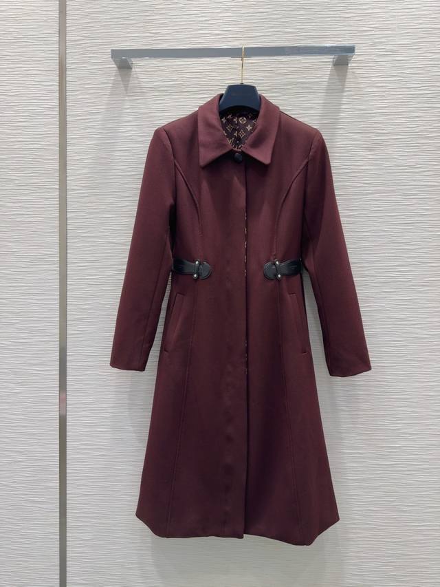 Louis Vuitto's new 2025Fw long blazer is another fashionista's favorite! Exquis