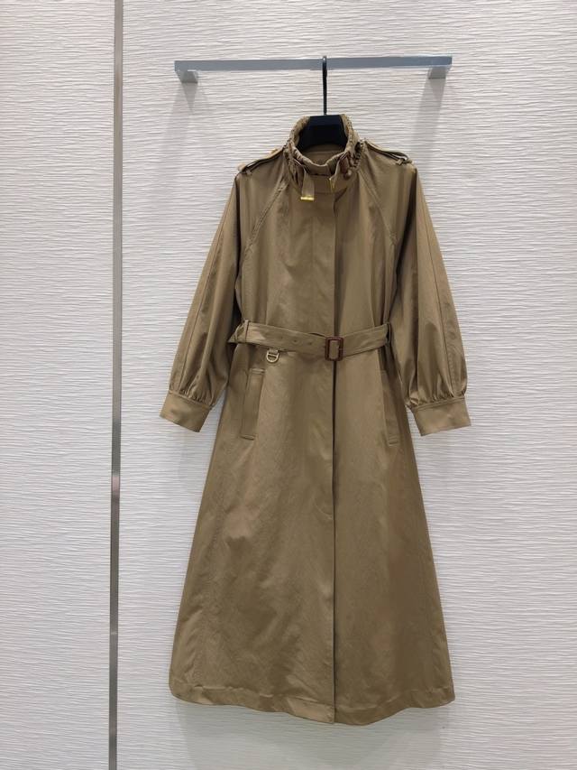 Chloe*E2025Fw new trench coat, released at rocket speed! The entire piece featur