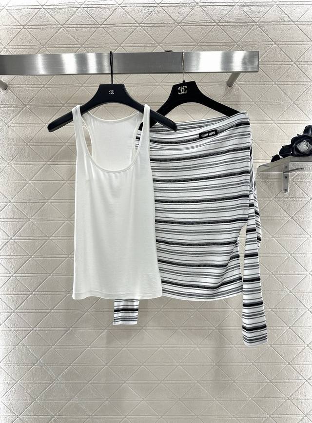 Miumu*2025 New Arrivals: Loose Striped Long-Sleeved Two-Piece Vest. Made of cust
