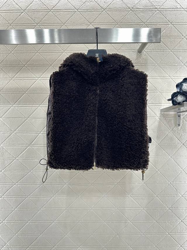 Moncle's 2025 new arrivals: Teddy Plush Zipper Down Vest. The front panel featur