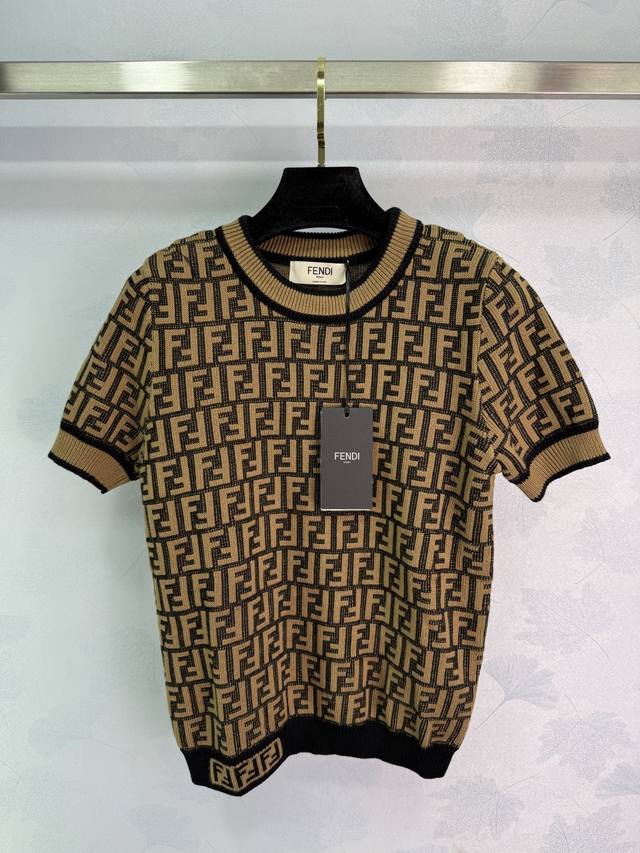 Fend* Classic Series! New monogram knit short-sleeves from the monogram series!