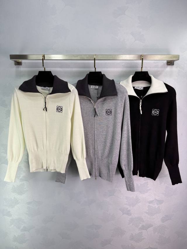 Loe*25's new early fall lapel knitted cardigan features classic logo embroidery