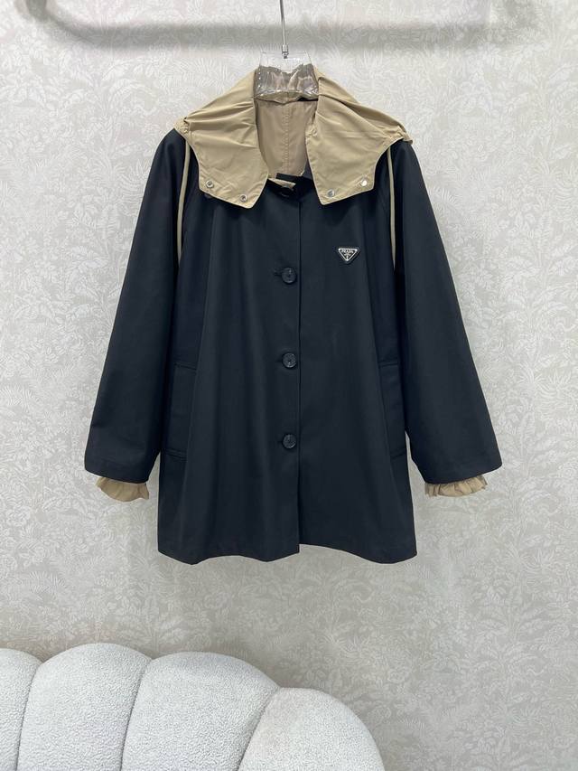 prad*25 A new, stylish trench coat with a detachable hood and custom logo hardwa