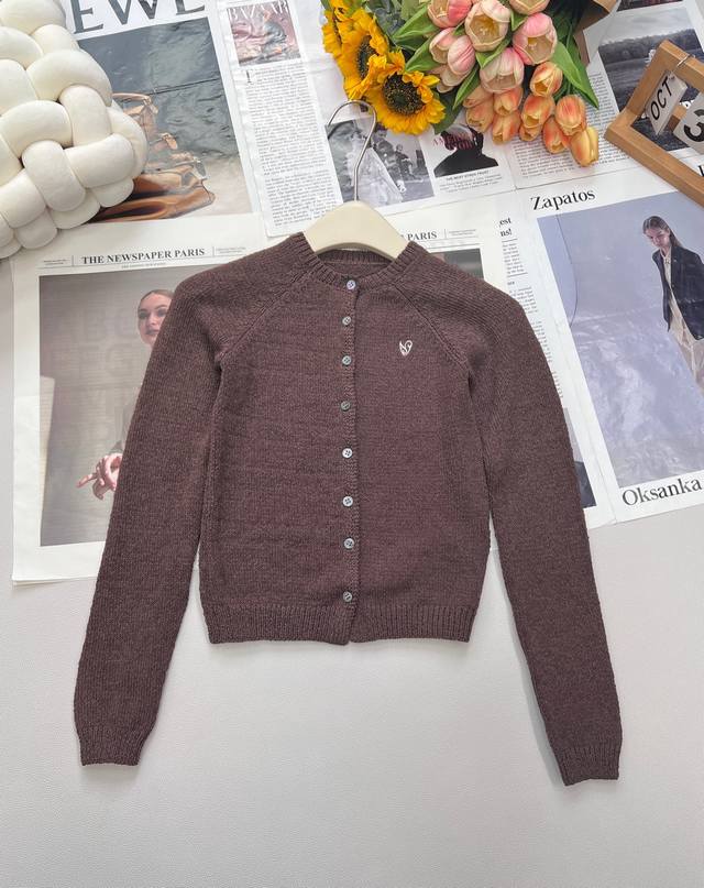 Acne Studios 25Ss early fall new heart-embroidered short knit cardigan, featurin