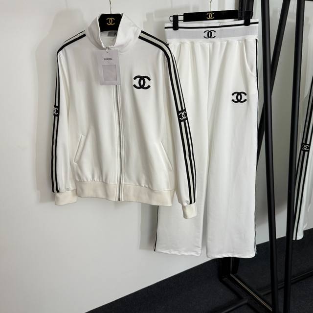 Style No. 20254378 Chane* newest sports suit, logo embroidered stand-up collar