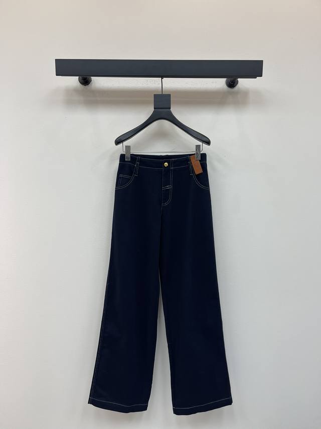 Loew*25 new wide-leg leather-label jeans. Made of twill cotton denim, the fabric