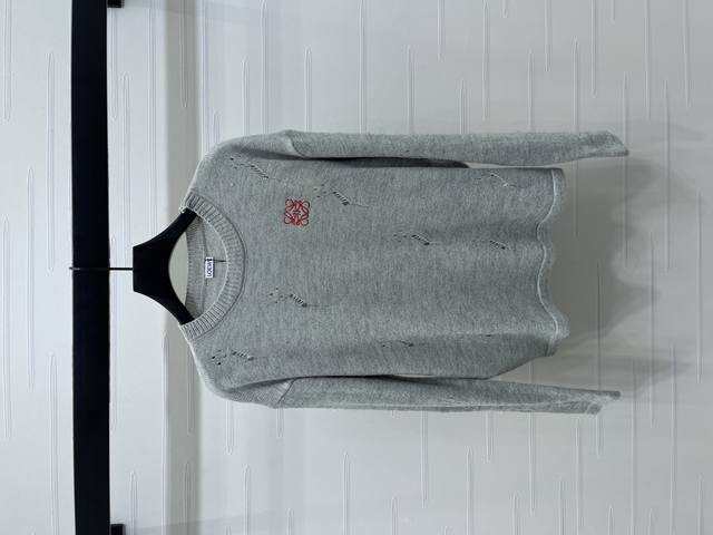 New, original, high-quality Loew* 2025 Early Fall collection! Hollow-knit pullo