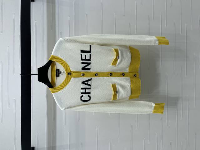 New, original, high-quality Chane* 2025 Early Fall Collection! Contrast-pattern