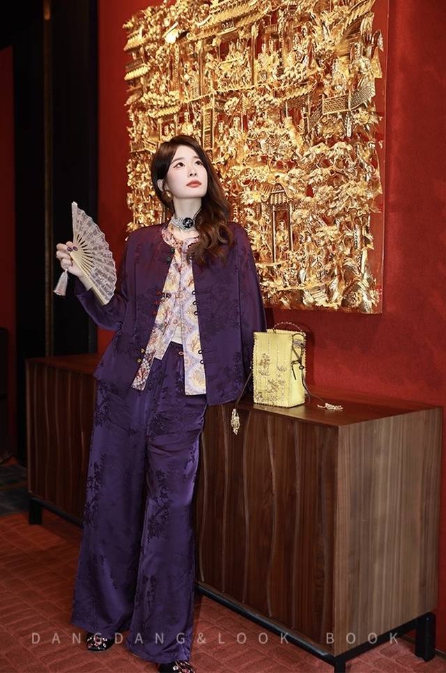 Silk Guanle Zou jacquard suit Available in pink, purple, green and white, the ja