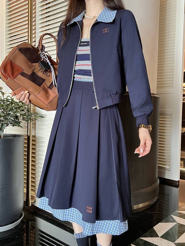 The new fashion Miu lapel contrast plaid long-sleeved baseball jacket top and pl