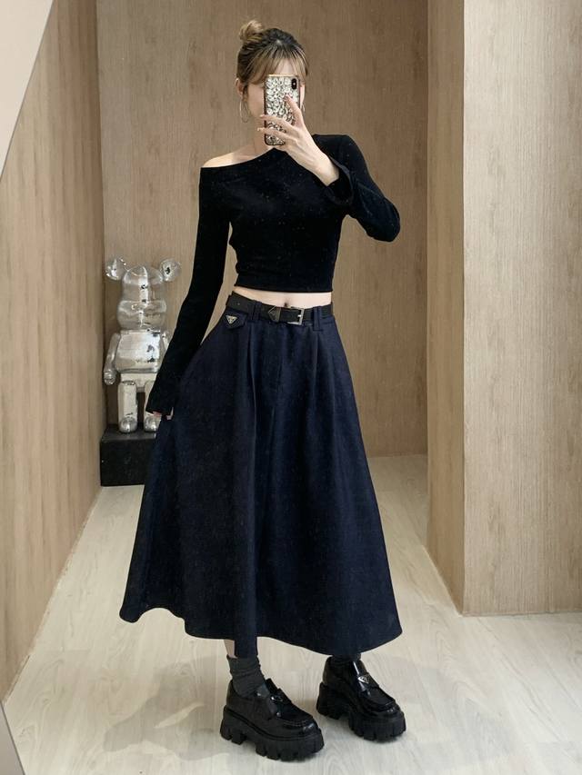 25 Hot new arrival in the second half of the season prada~ half-length skirt blu