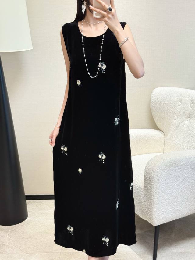 Spring and summer hot-selling silk velvet embroidered dress with a slit back an