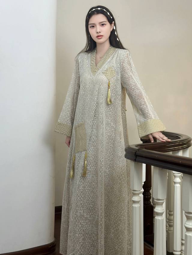 Aw Loose, low-key, wide-flared dress Color: Beige Gray Size: ML Xl Xxl Size M: S