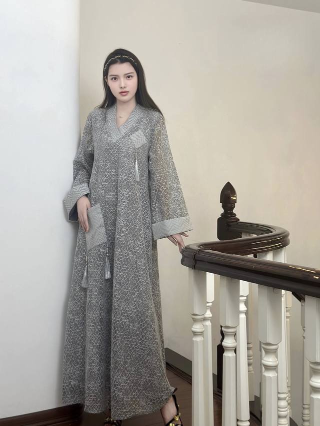 Aw Loose, wide-flared, low-key dress Color: Beige Gray Size: ML Xl Xxl Size M Sh