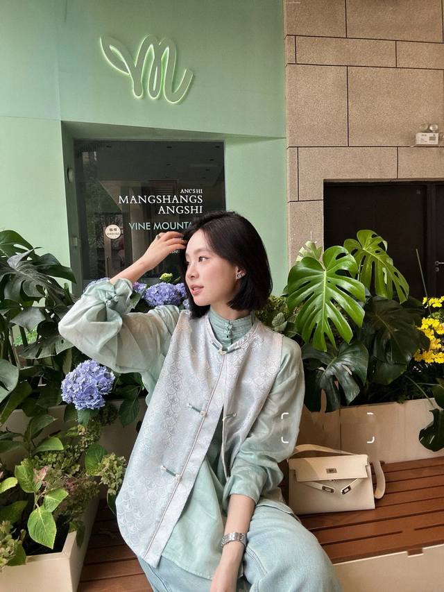 Tencel Lyocell Shirt Song Brocade Petal Tassel Vest The acetate fabric drapes li