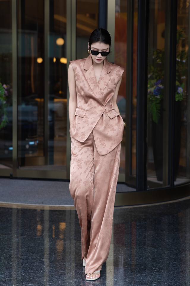 Popular jacquard suit, high-end luxury, aristocratic temperament suit, suitable