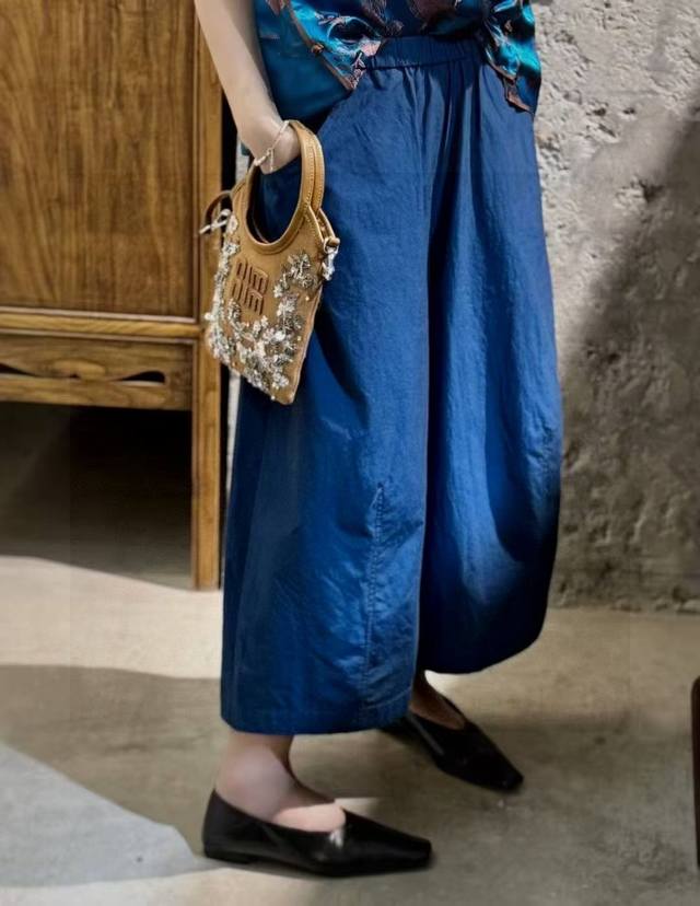 Hot-selling blue, green, and purple colors are in stock and have been reordered.