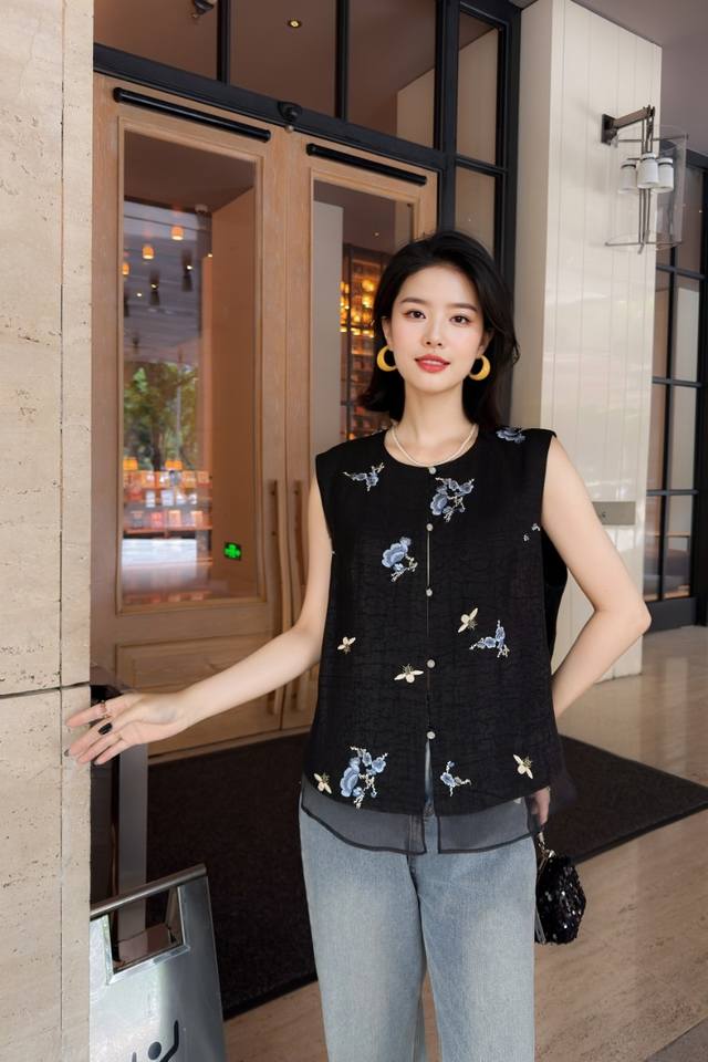 Hot sale, 100% silk Xiangyunsha embroidery + 100% silk organza vest.