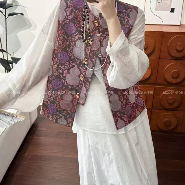 Autumn new style new Chinese style eight treasure gourd retro button vest auspic