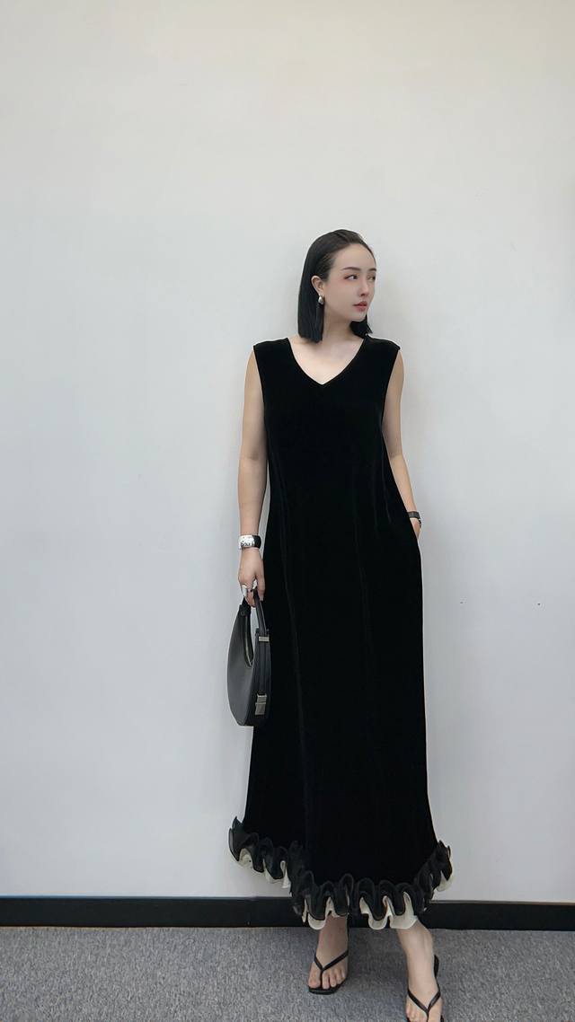 Hot-selling product Minimalist design V-neck slimming versatile temperament cont