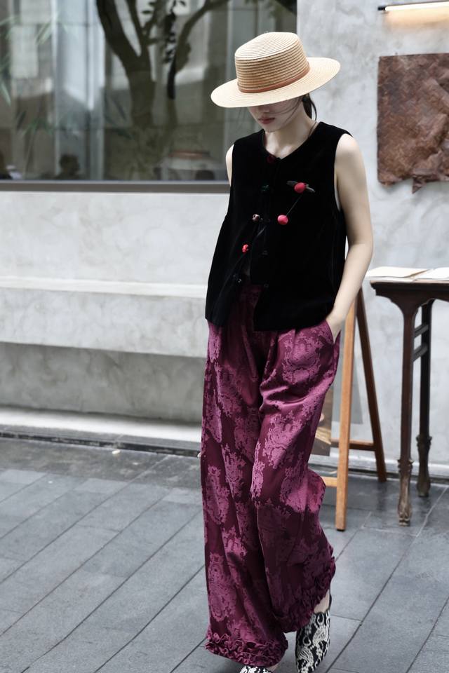 Vest pants popular fashion all-match high-quality silk velvet flower vest is sh
