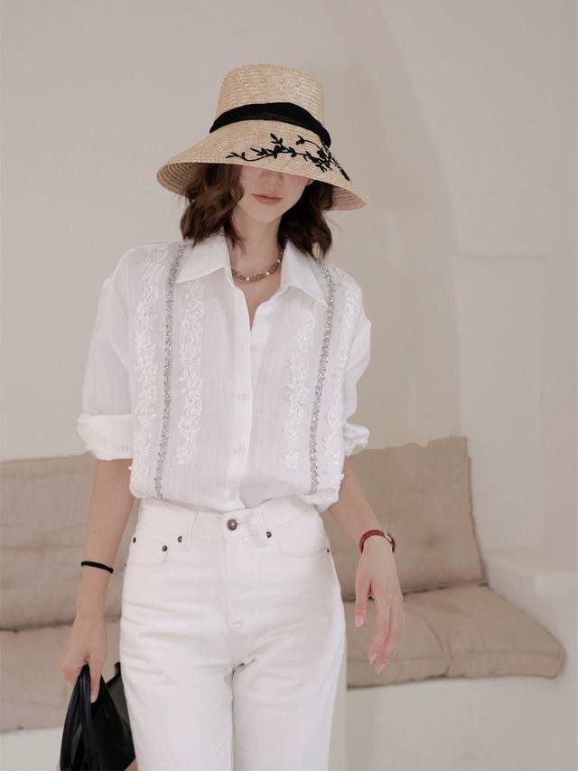 Hot item plus order shipment heavy-duty three-dimensional embroidered top exquis