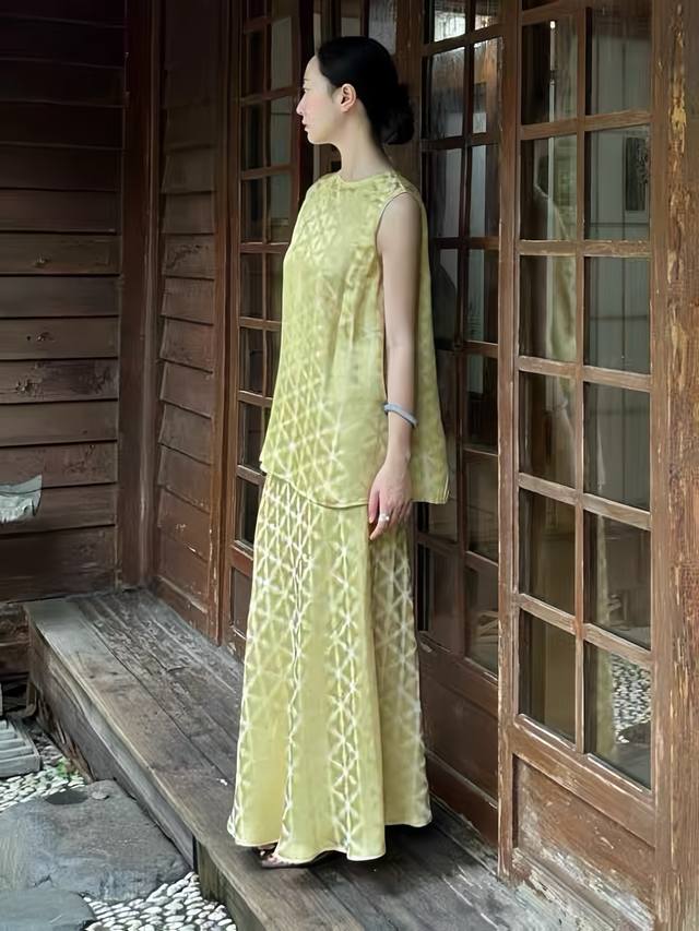 The main promotion of high-end boutiques is the large-scale gilded and noble dia