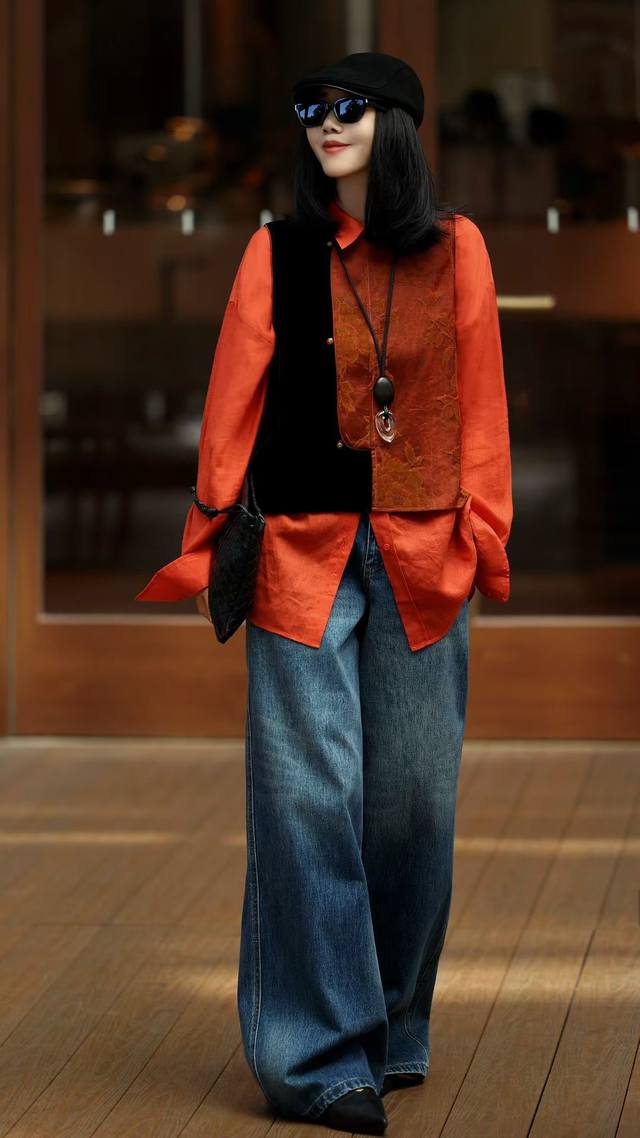 High-end silk velvet patchwork oiled silk vest. Premium design made with 100% ac