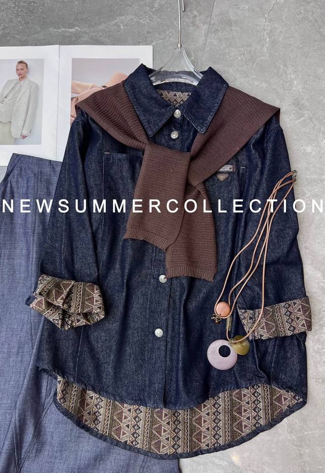 Fashionable and high-end shawl denim jacket creates a comfortable and lazy casua