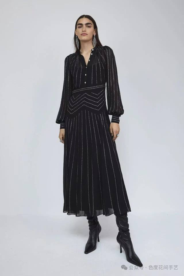 Hot diamond long-sleeved dress Size: Smlxlxxl Color: Black Material: Fiber Size