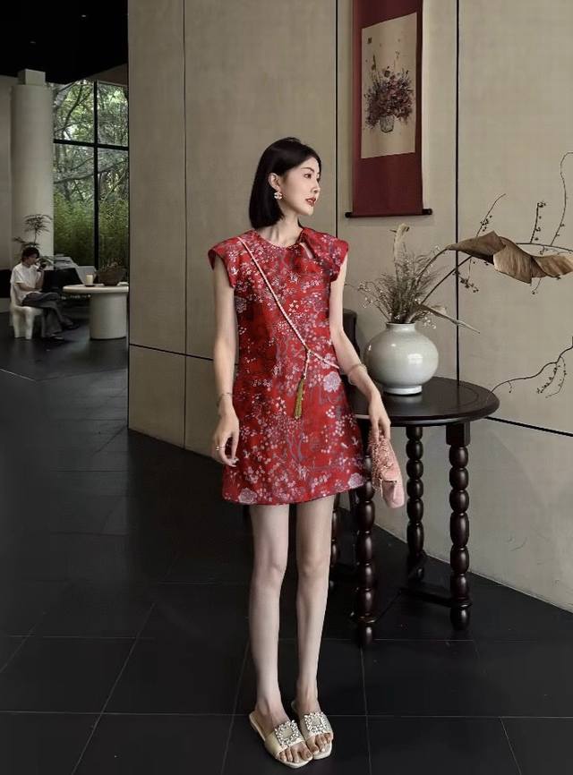 New Chinese style niche design three-dimensional jacquard texture dress The bod