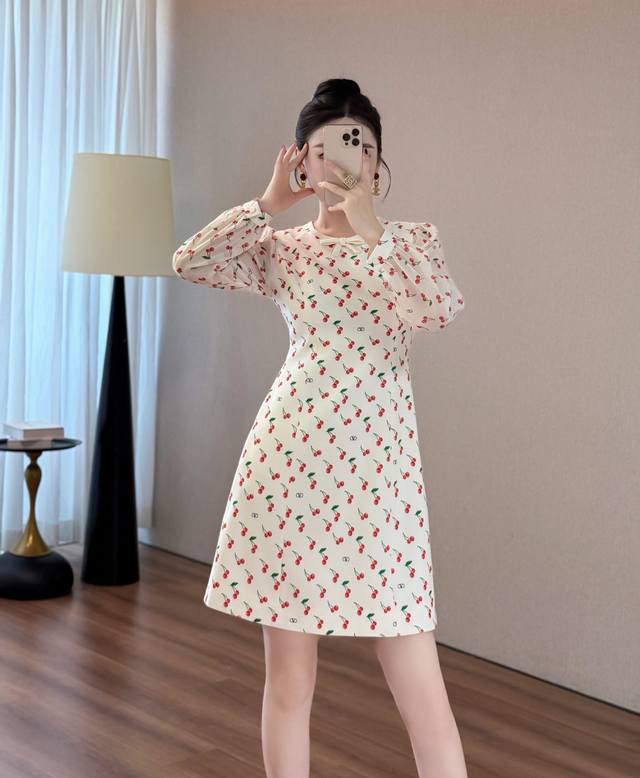 Early Autumn New Hot Selling Recommendation Valentino New Official Website Seri