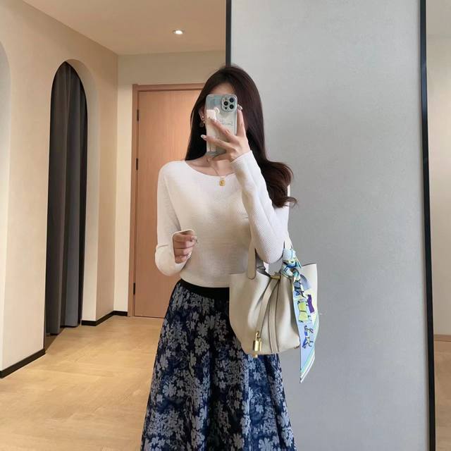 New all-wool fishbone pattern one-shoulder top Size: S- Xl