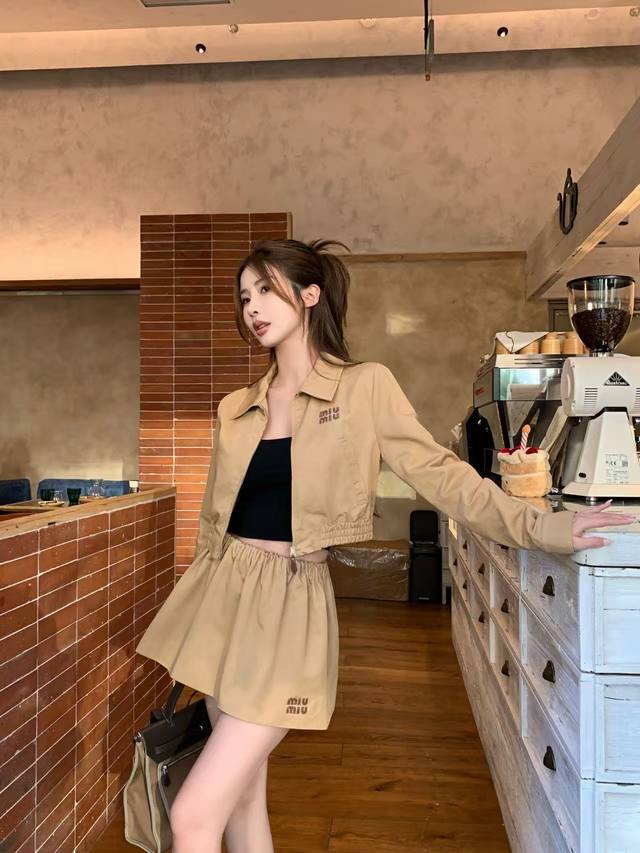 Miu suit! 25th year early autumn series Miu's latest lapel long-sleeved short ja