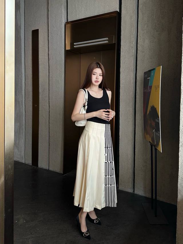 Dio* 25Ss new pleated skirt belt buckle head decorative letter printing splicing