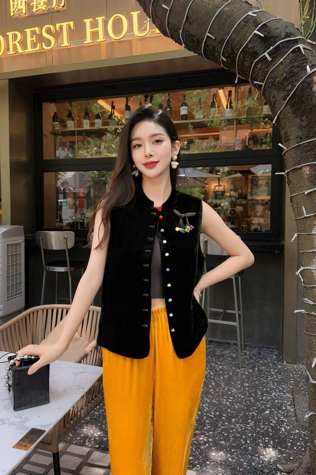 Strongly recommend the popular Chinese retro temperament national style velvet v